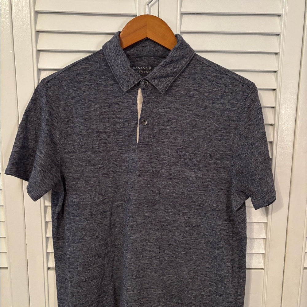 Banana Republic vintage tee, men’s collared shirt size medium blue linen